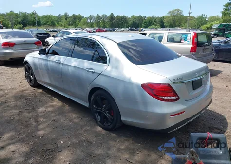 2018 Mercedes-Benz E 300 4Matic z USA, uszkodzony, nr VIN WDDZF4KB9JA445012